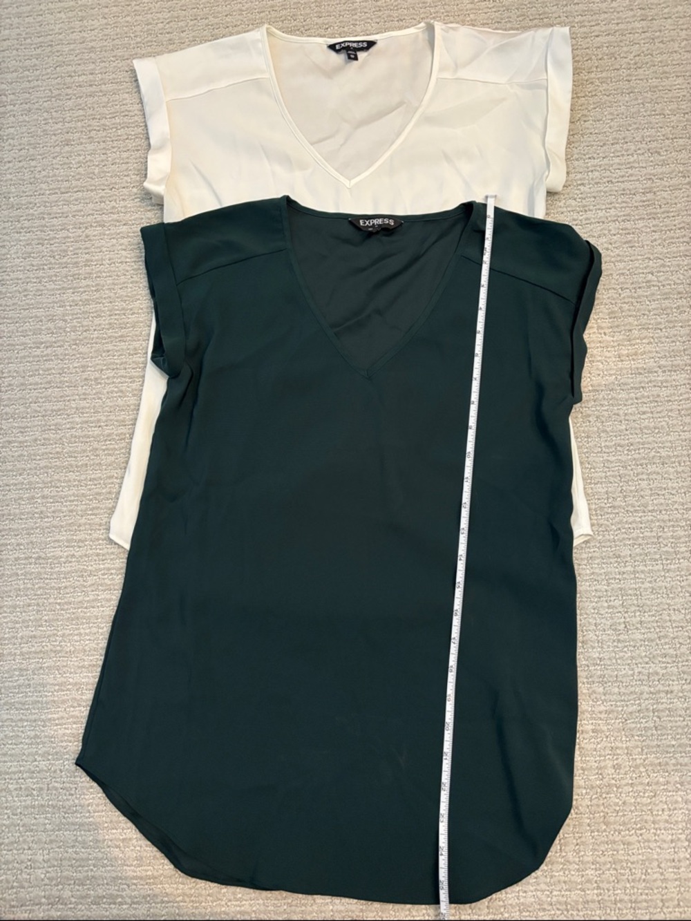 Express V-Neck Cap Sleeve Top in Dark Green and Cream Bundle XS